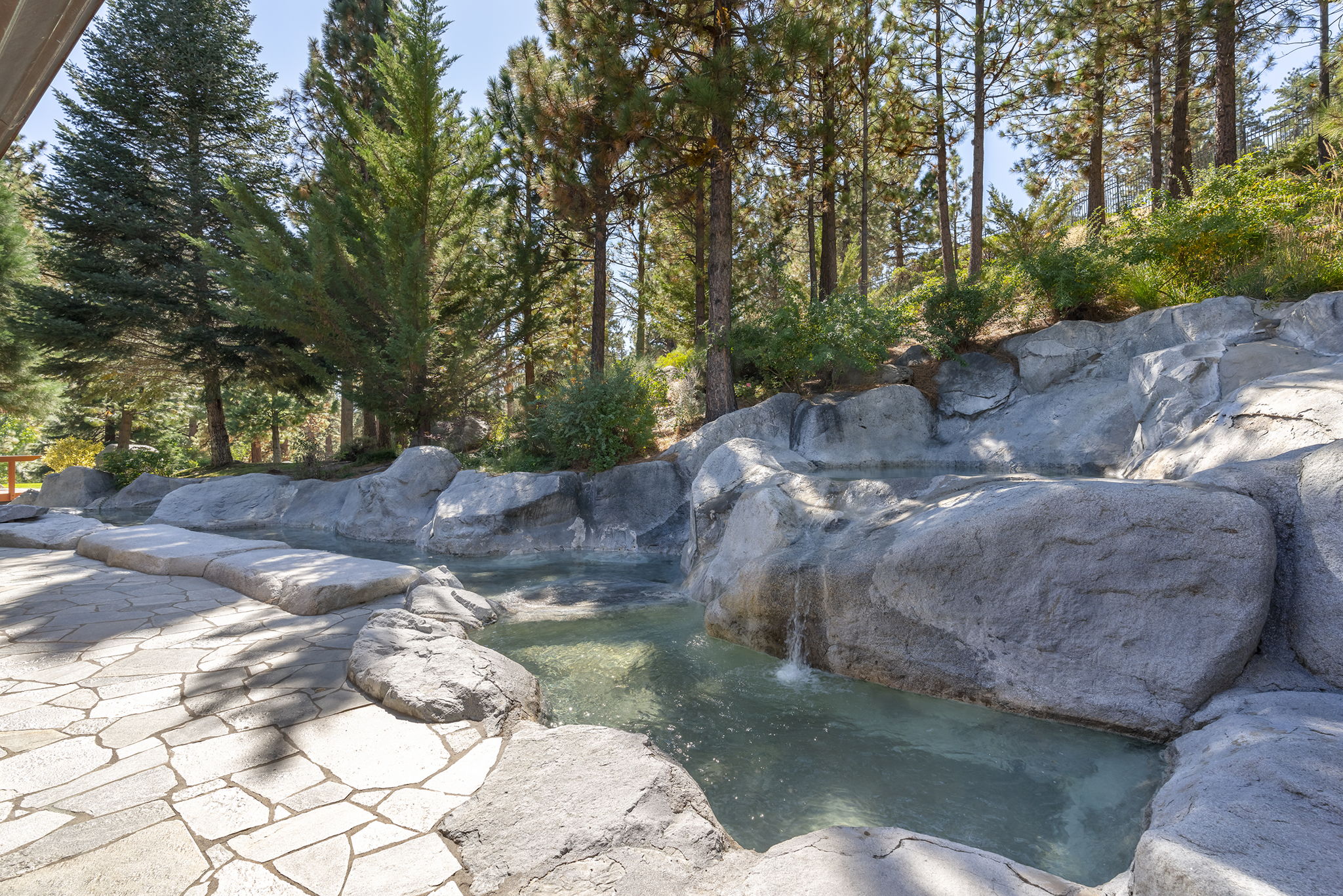 4045 Old Highway 395 Photo 108