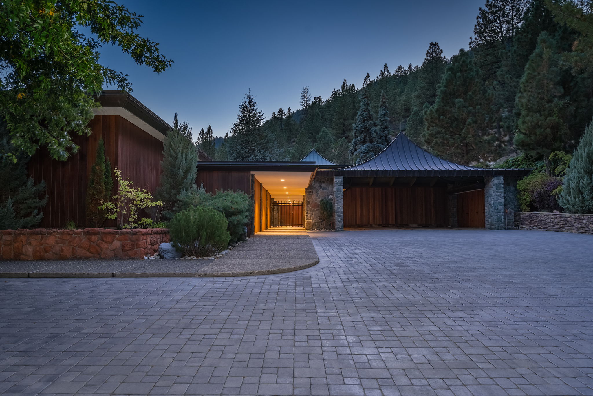 4045 Old Highway 395 Photo 6