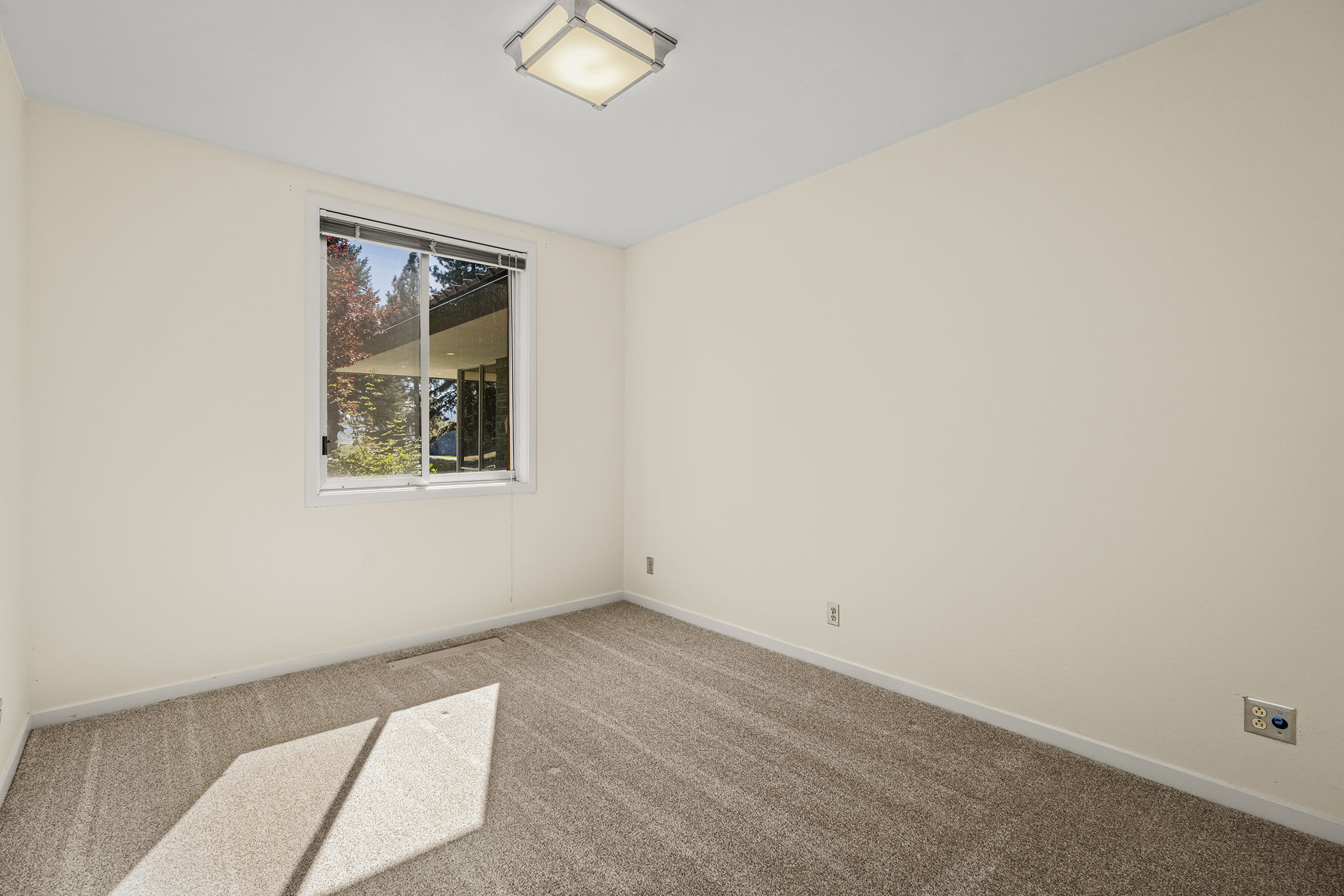 4045 Old Highway 395 Photo 77