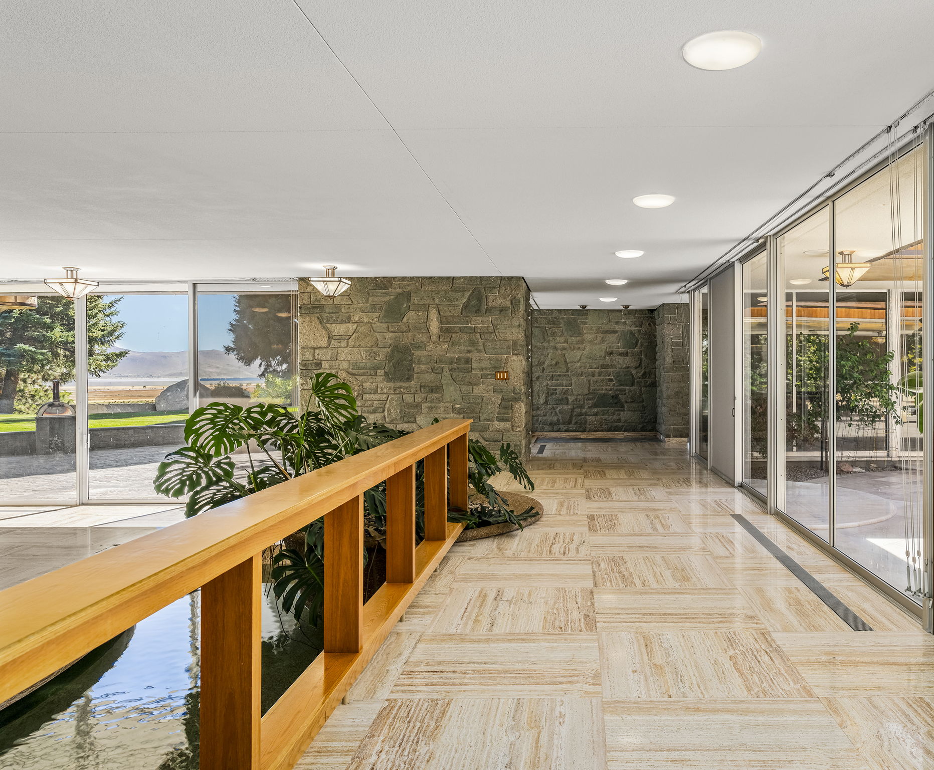 4045 Old Highway 395 Photo 19