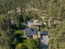 4045 Old Highway 395 Photo 2