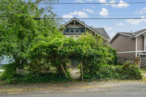  Photo 0