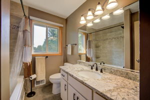 13 Bathroom
