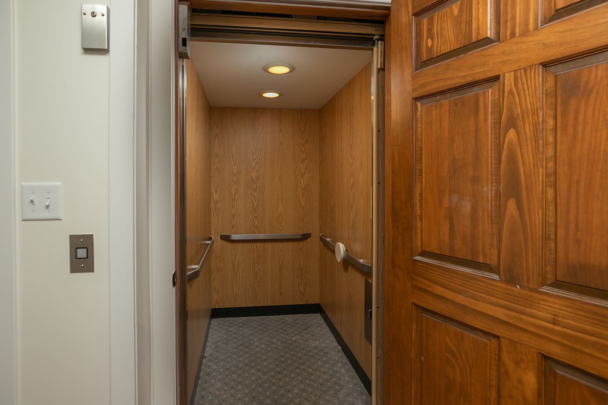 24-Elevator