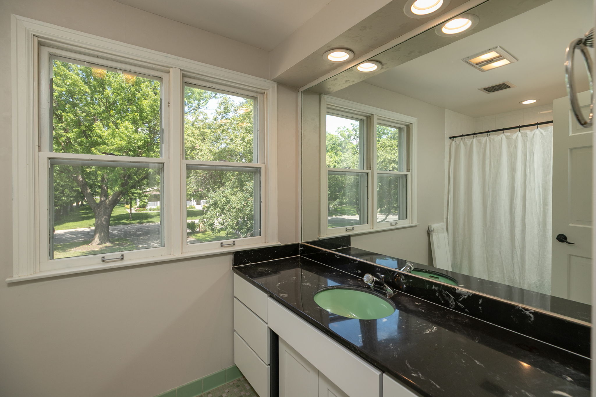 44-Bathroom