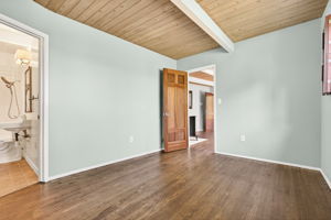  Photo 23