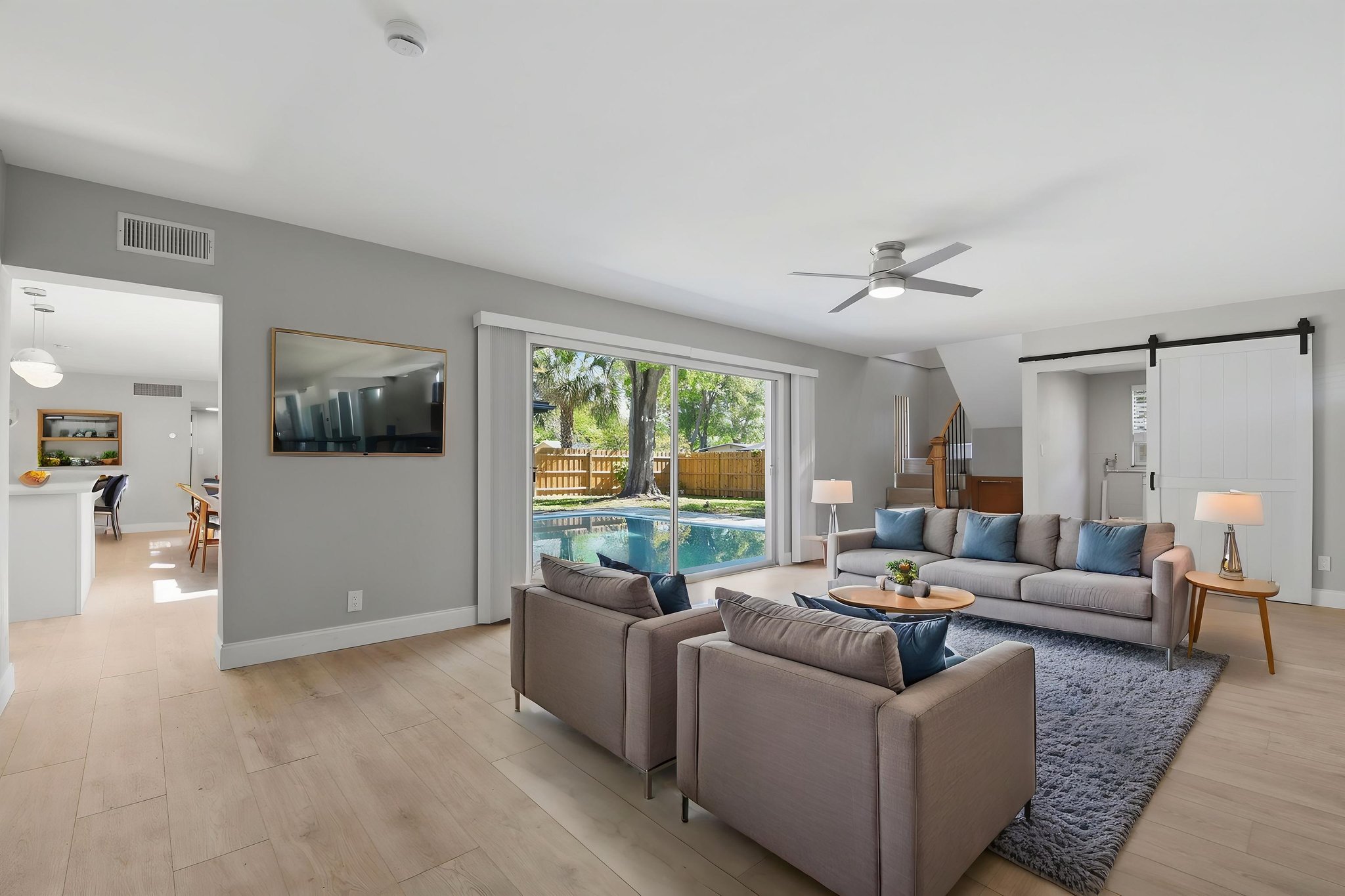 DSC_6221 virtually staged.jpeg