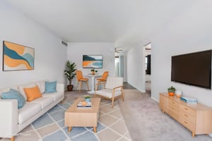 DSC07561 virtually staged.jpeg