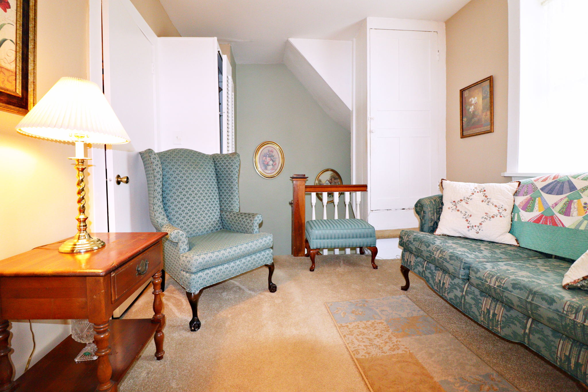 SITTING ROOM5