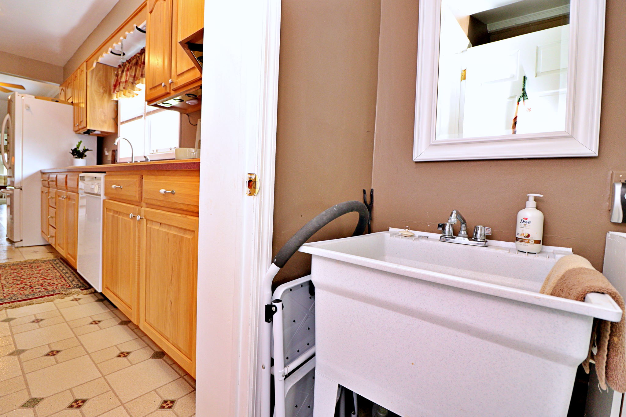 LAUNDRY SINK