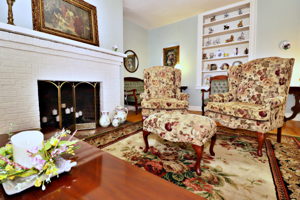 LIVING ROOM5