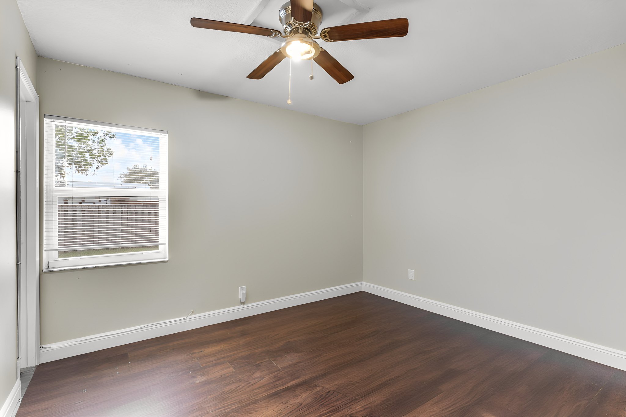 405SW77Ave-16 furniture removed.jpeg