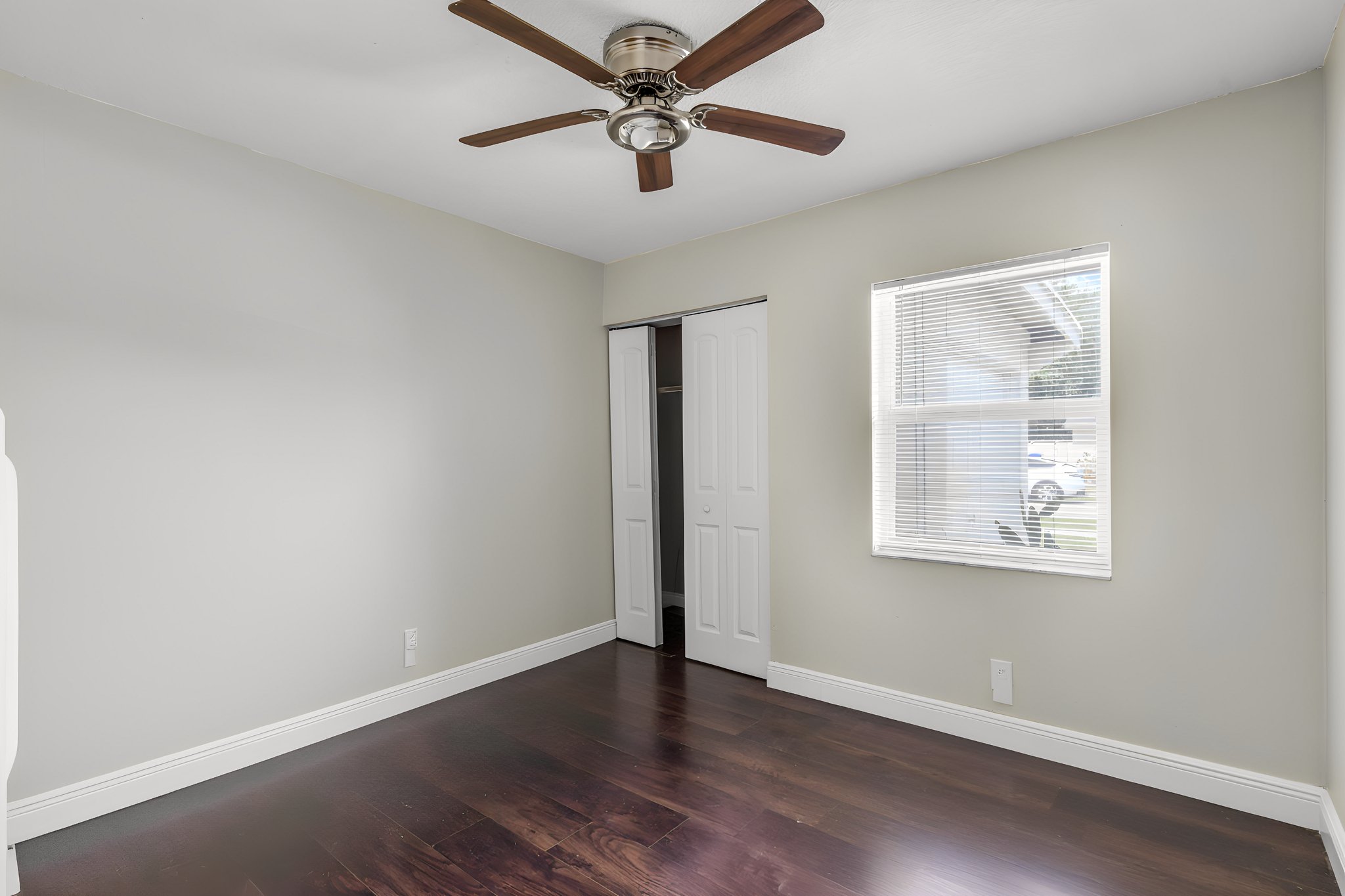 405SW77Ave-20 furniture removed.jpeg