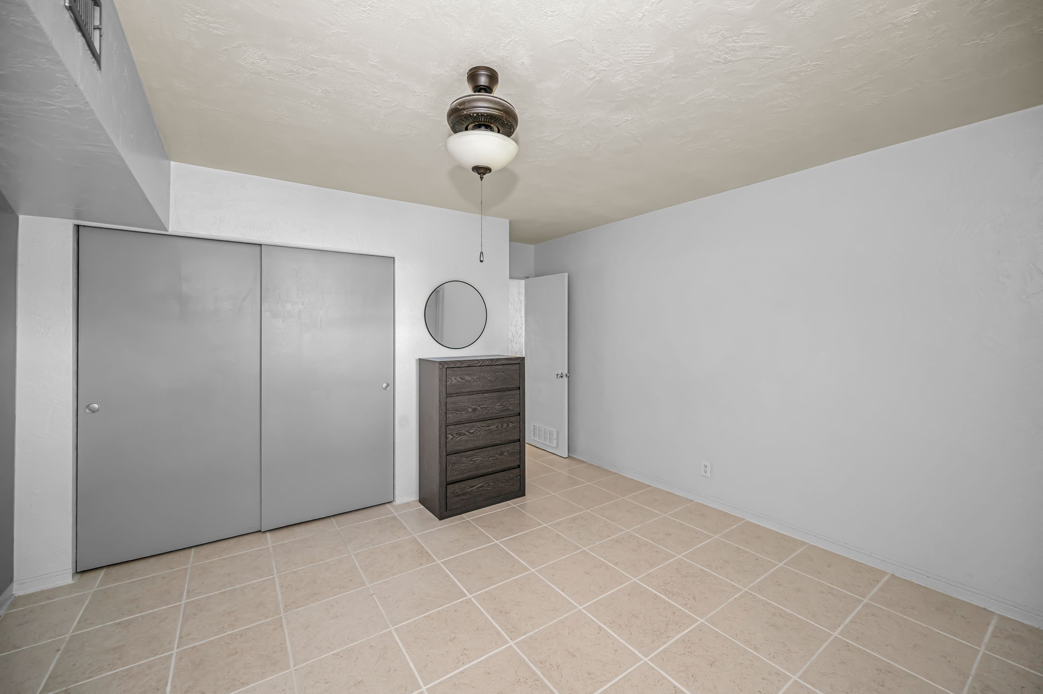 Bedroom1c