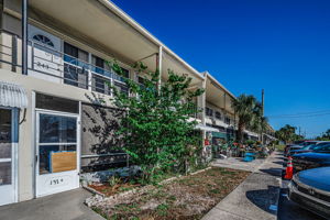 Front Exterior4