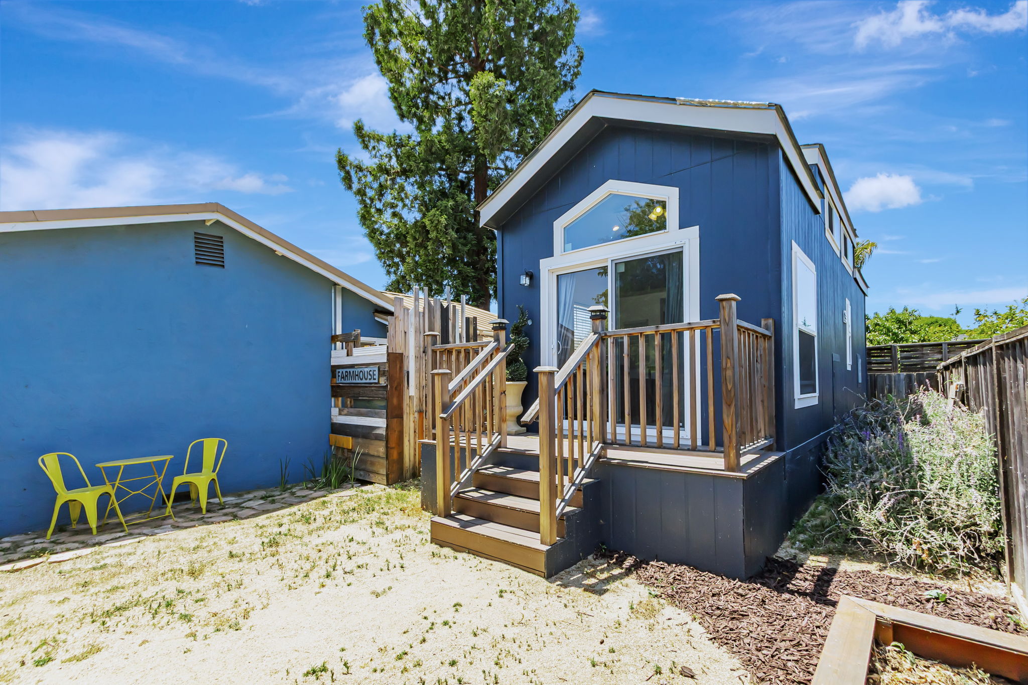 005_4051 Brock Way_