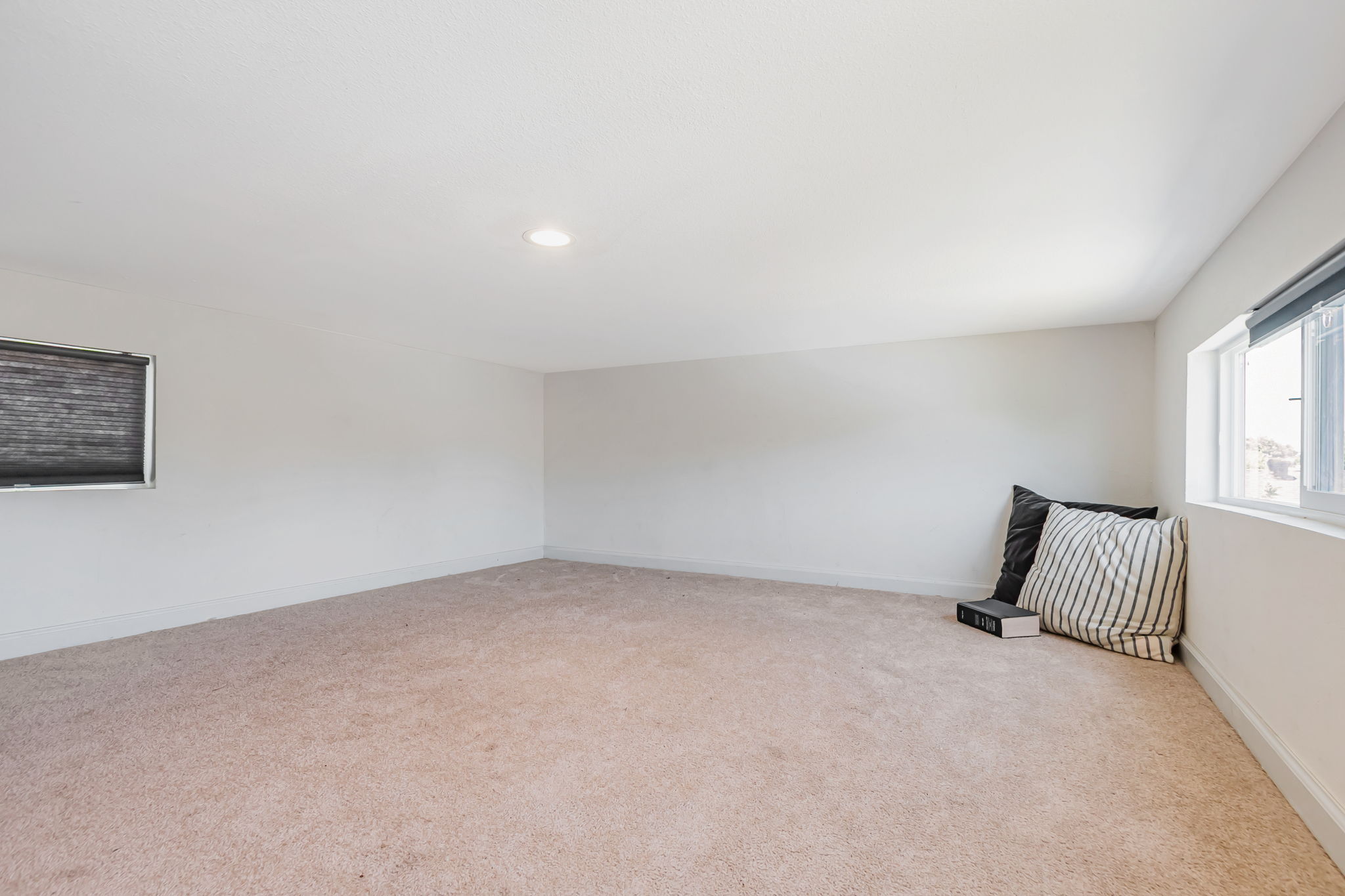 015_4051 Brock Way_