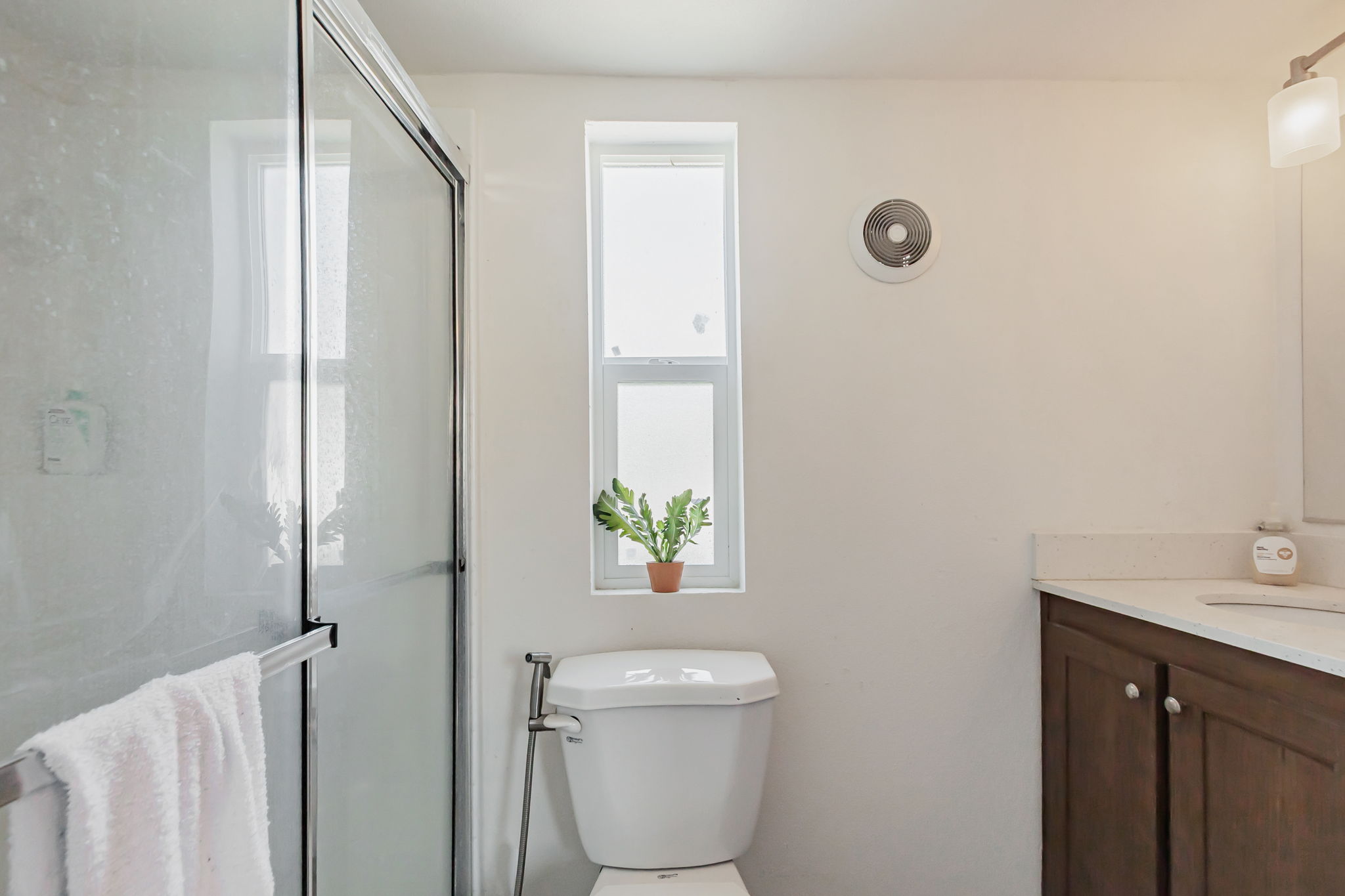 019_4051 Brock Way_