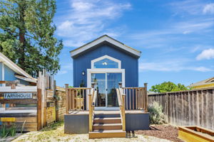 003_4051 Brock Way_