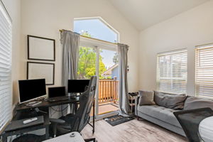 009_4051 Brock Way_
