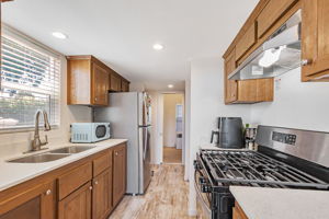 010_4051 Brock Way_