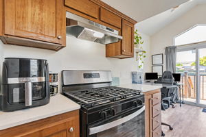 013_4051 Brock Way_