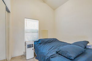 017_4051 Brock Way_