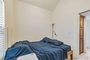 018_4051 Brock Way_