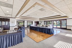Hidden Hills Country Club