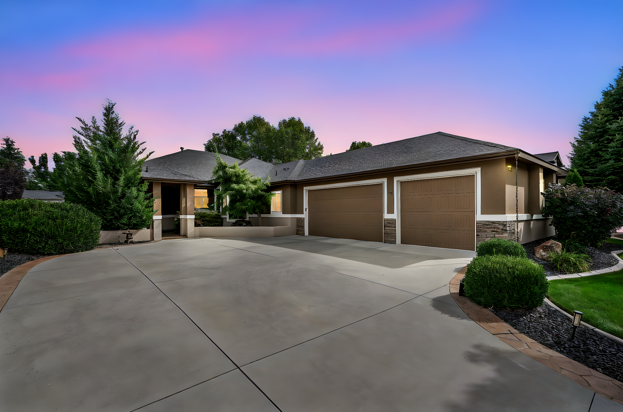 4052 N Dashwood Pl-1 day to dusk.jpeg