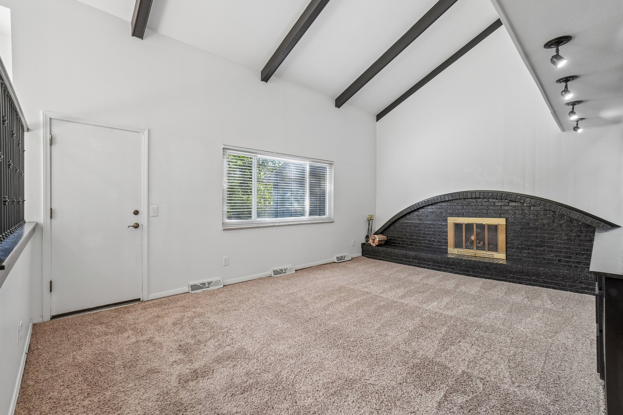 S Willow Way-S1807-008.jpg