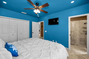 Guest Bedroom4b