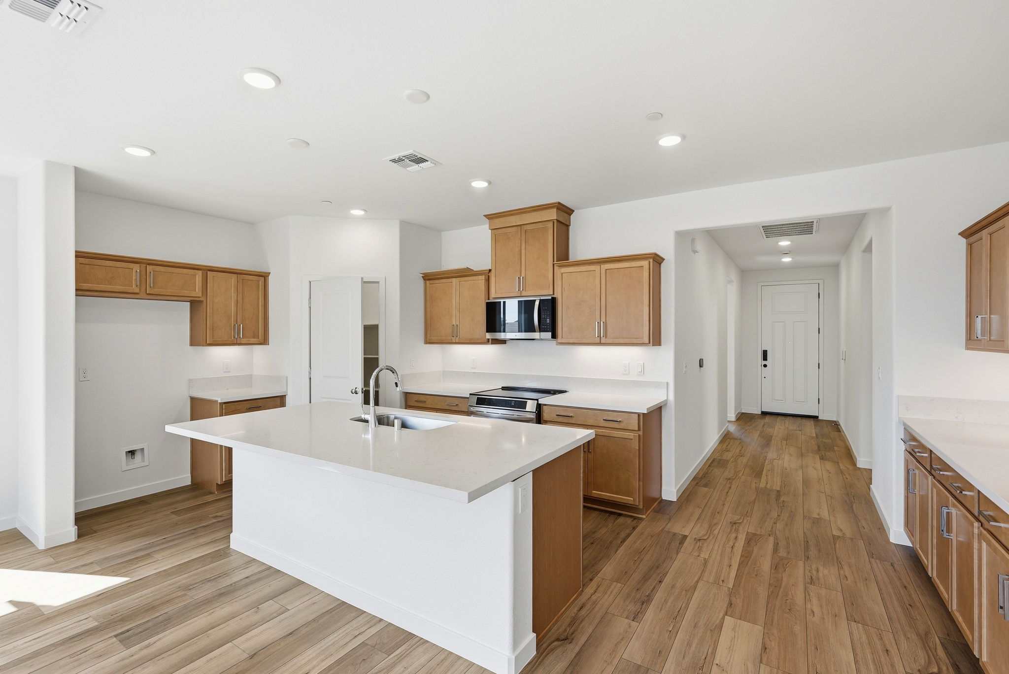 013_F8_4056 Keith Ln