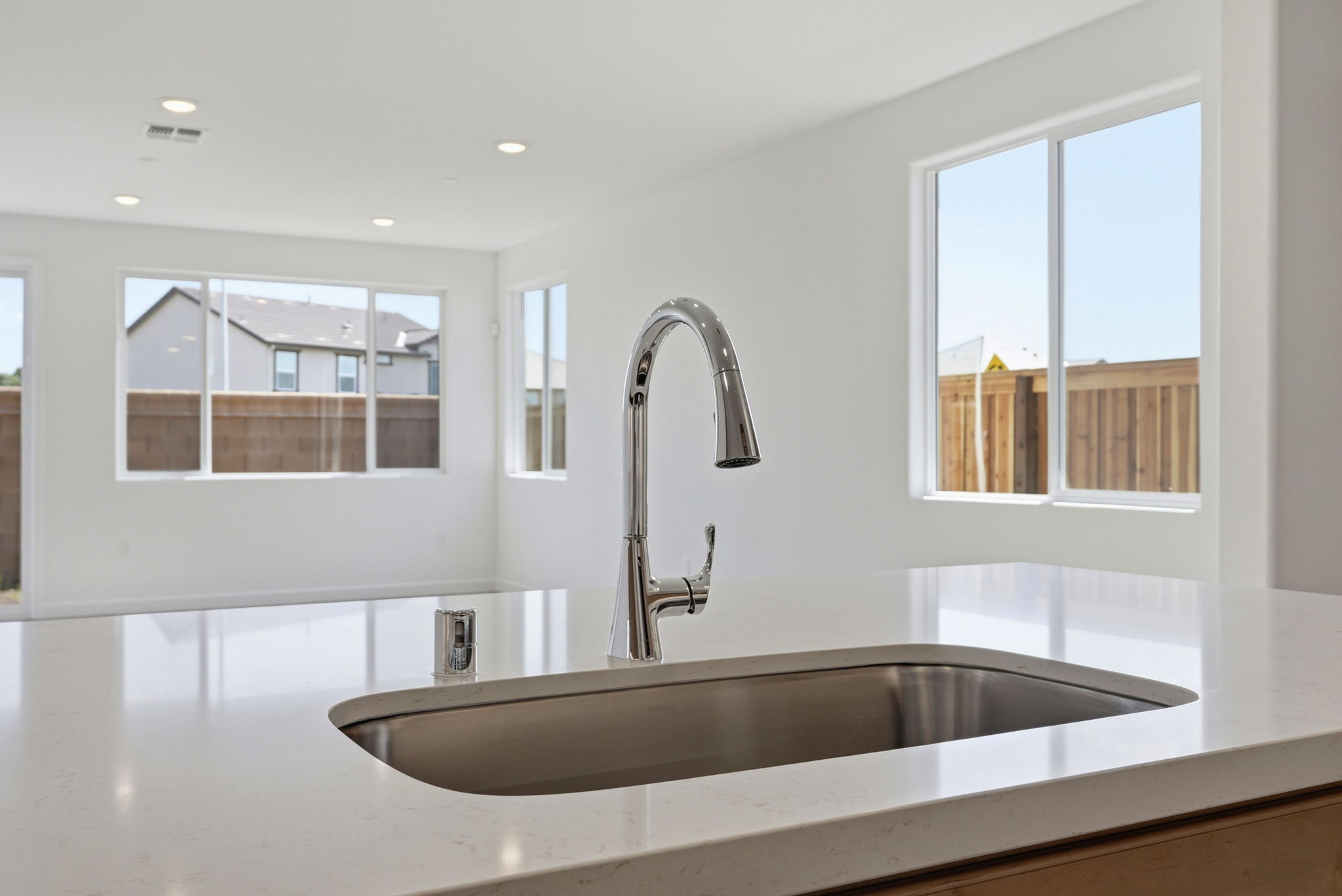 016_F8_4056 Keith Ln