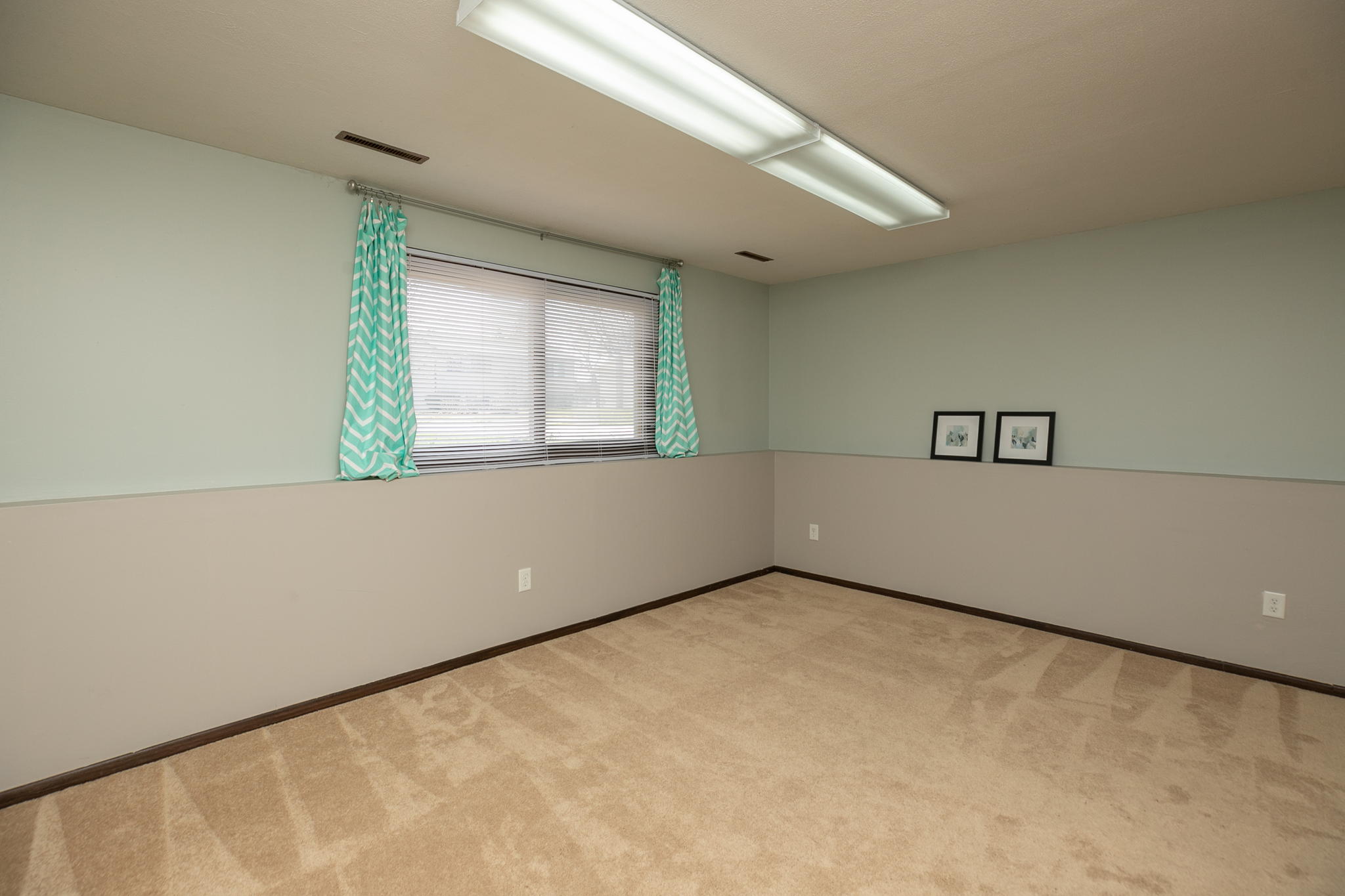 19-Family Room