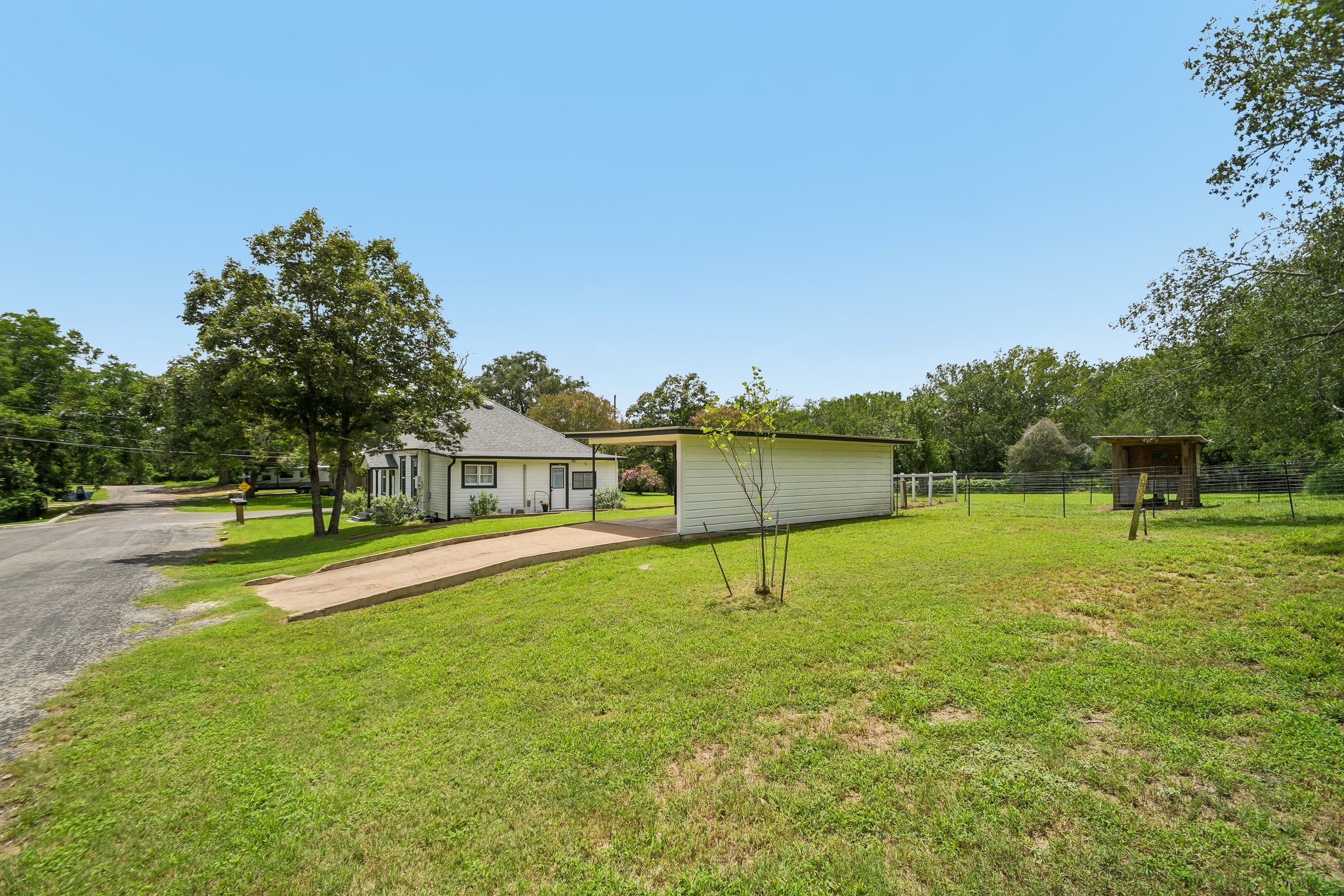 Live Oak St-S1807-005.jpg