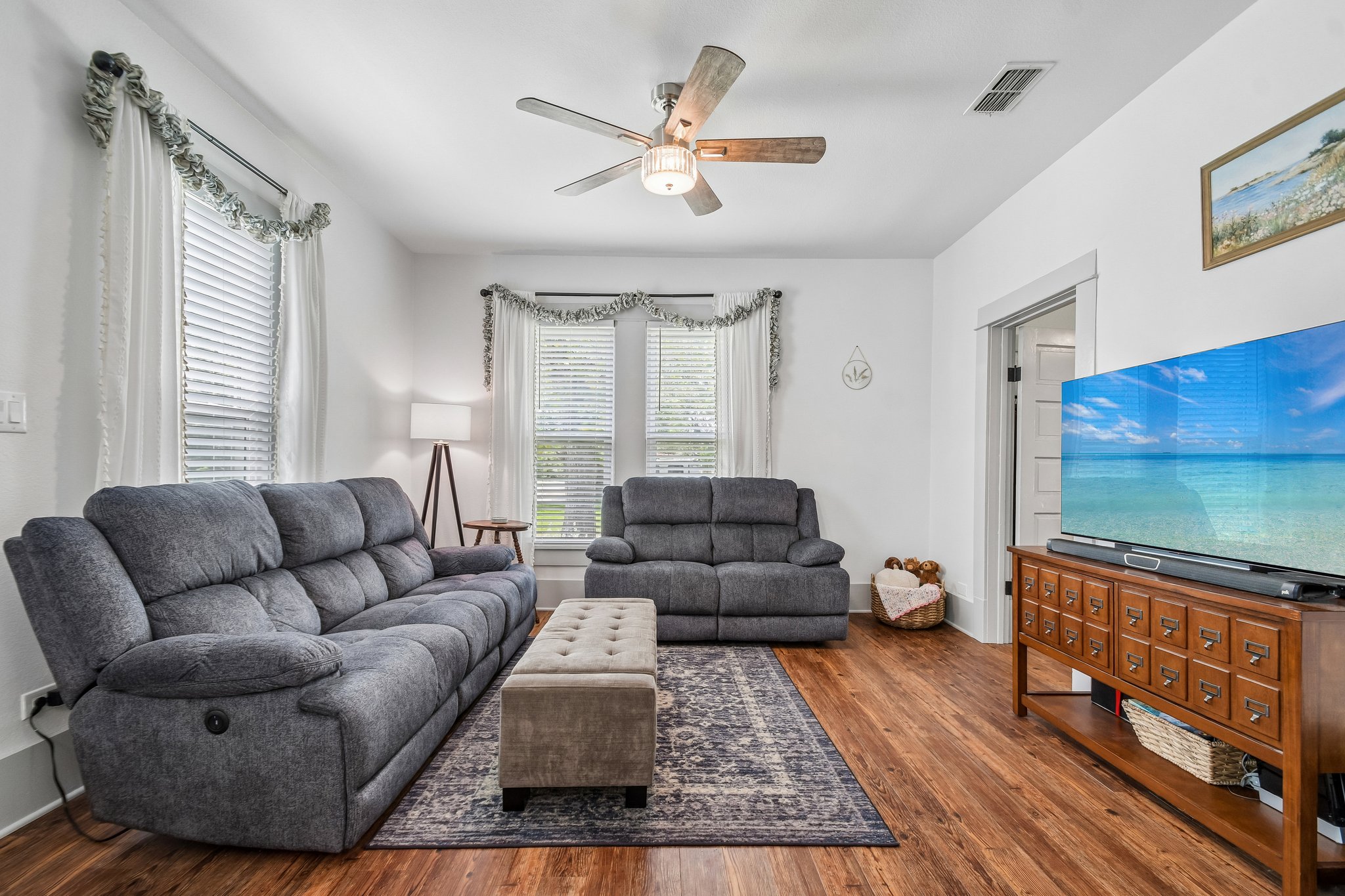 Live Oak St-S1807-007.jpg