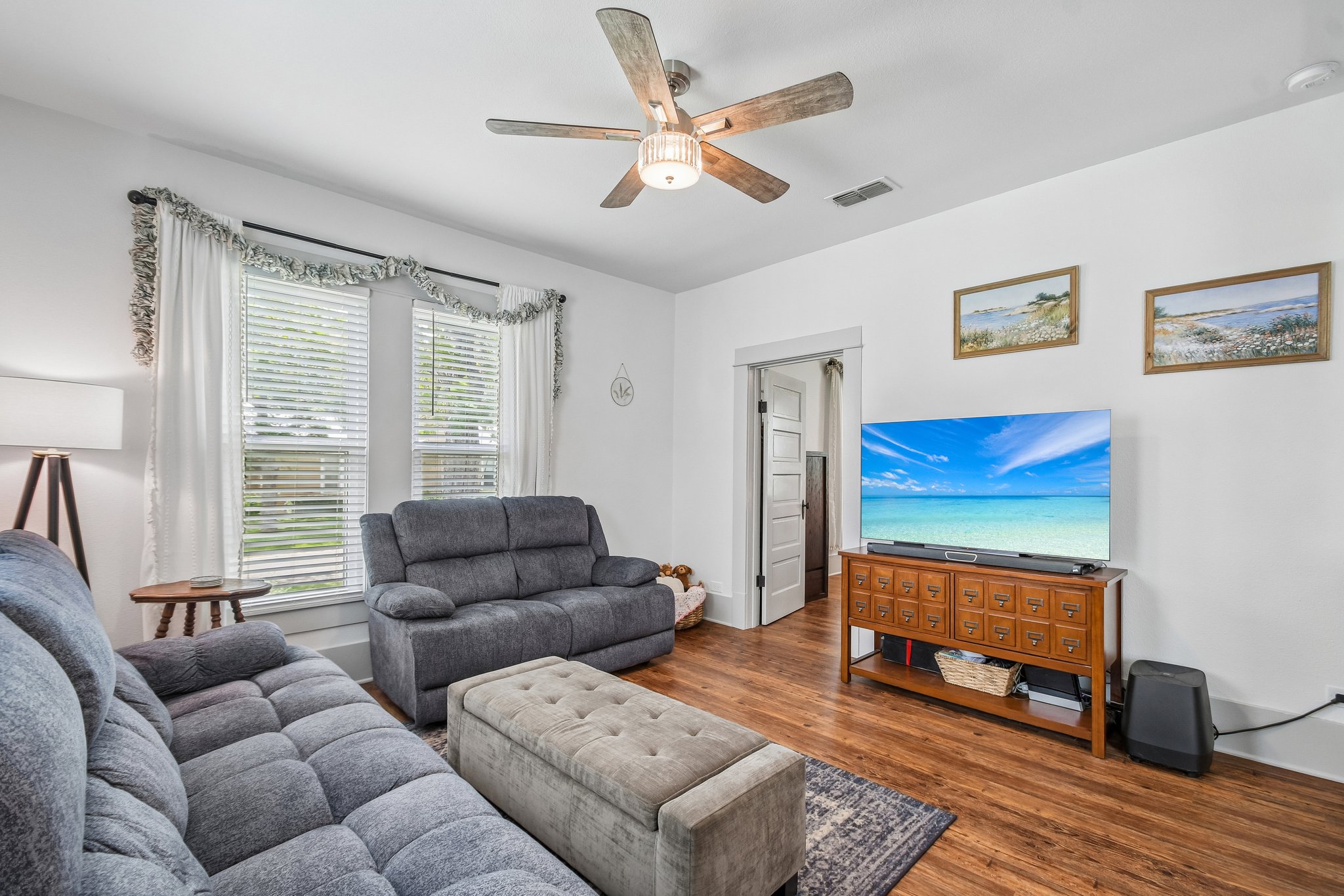 Live Oak St-S1807-008.jpg