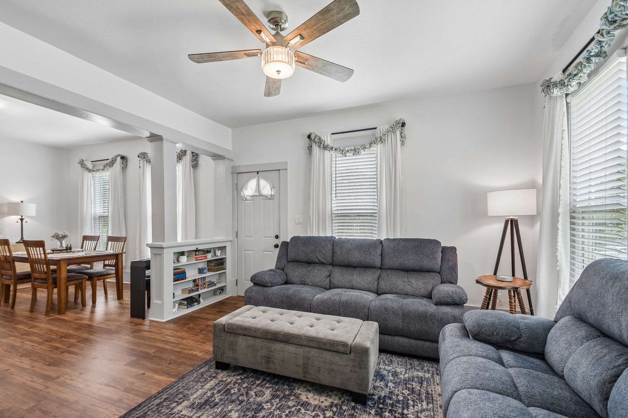 Live Oak St-S1807-009.jpg