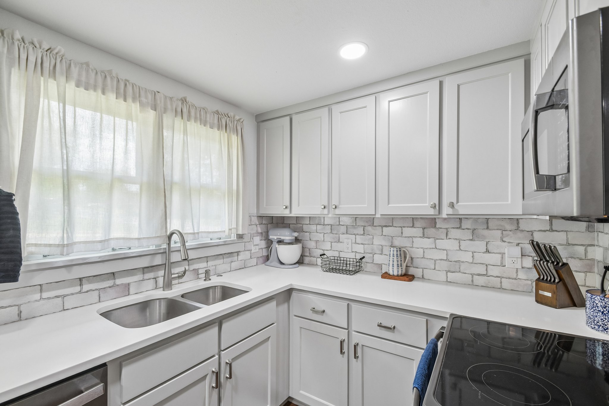 Live Oak St-S1807-016.jpg