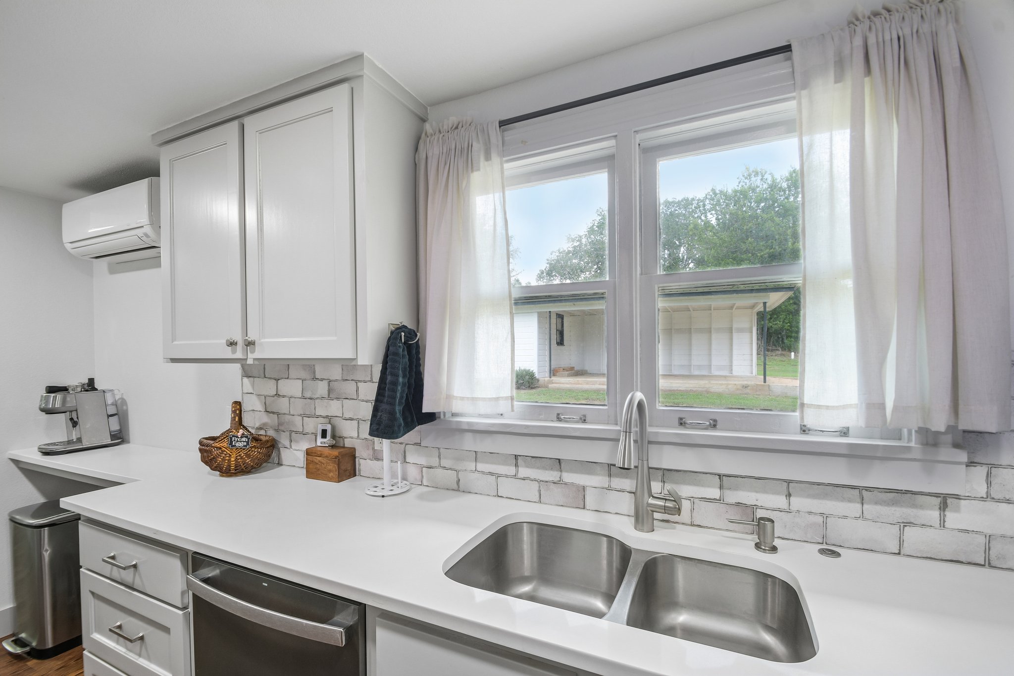 Live Oak St-S1807-018.jpg
