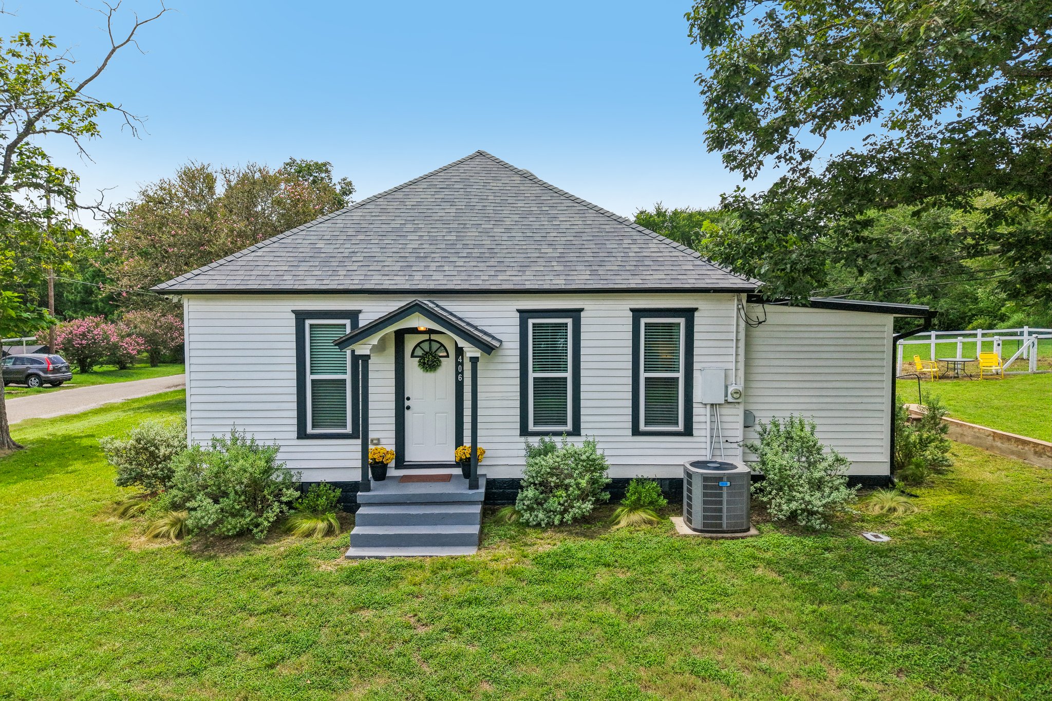 Live Oak St-S1807-039.jpg