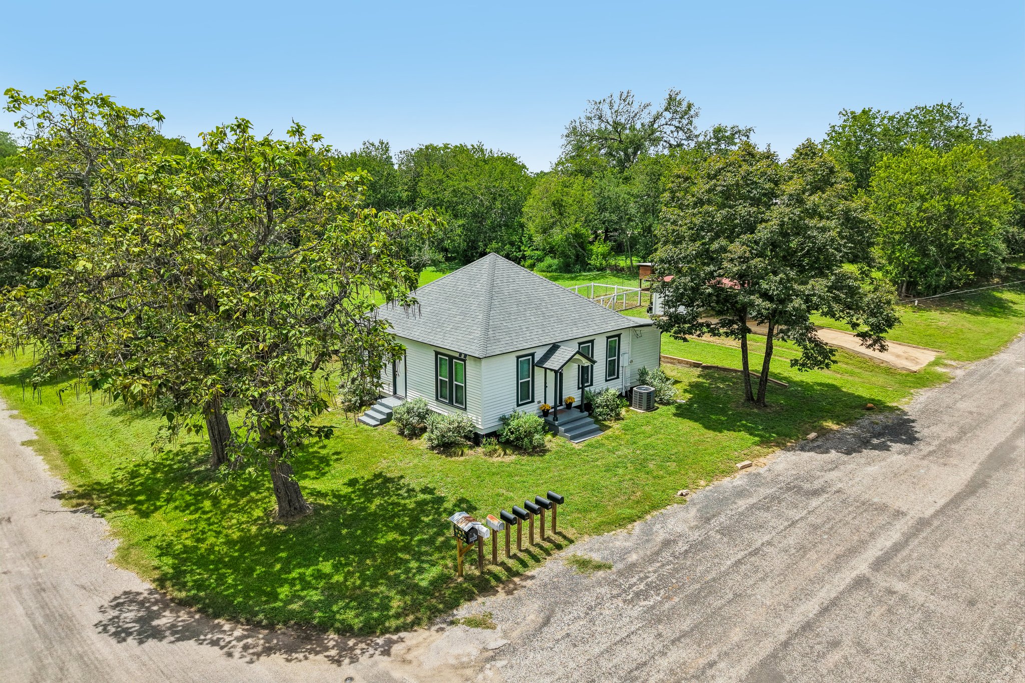 Live Oak St-S1807-041.jpg