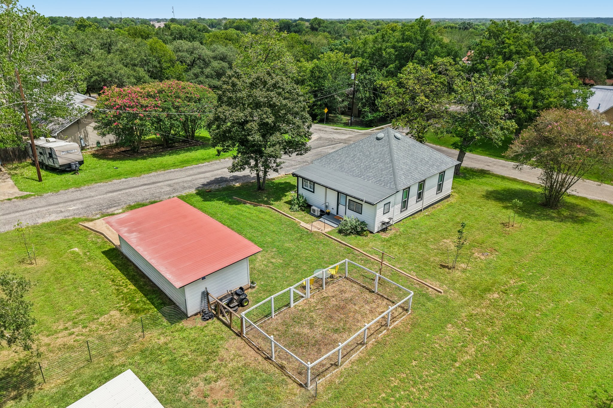 Live Oak St-S1807-053.jpg