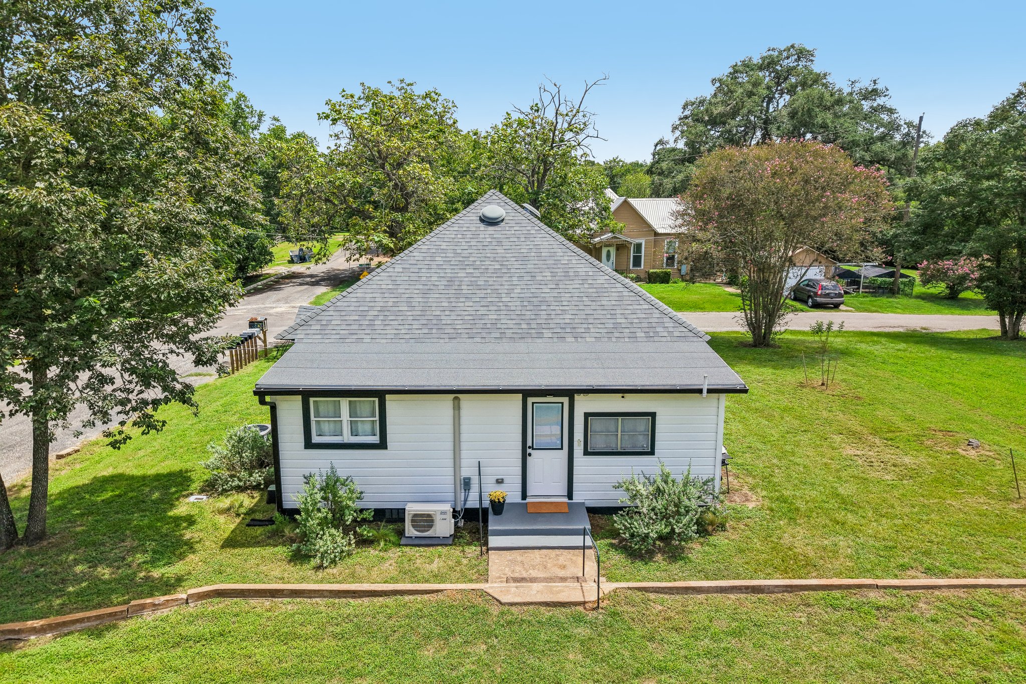 Live Oak St-S1807-055.jpg