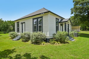 Live Oak St-S1807-002.jpg