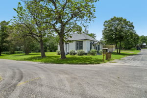 Live Oak St-S1807-006.jpg