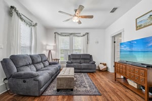 Live Oak St-S1807-007.jpg