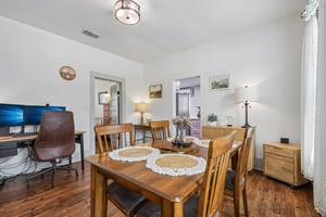 Live Oak St-S1807-012.jpg