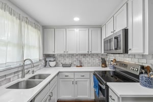Live Oak St-S1807-017.jpg